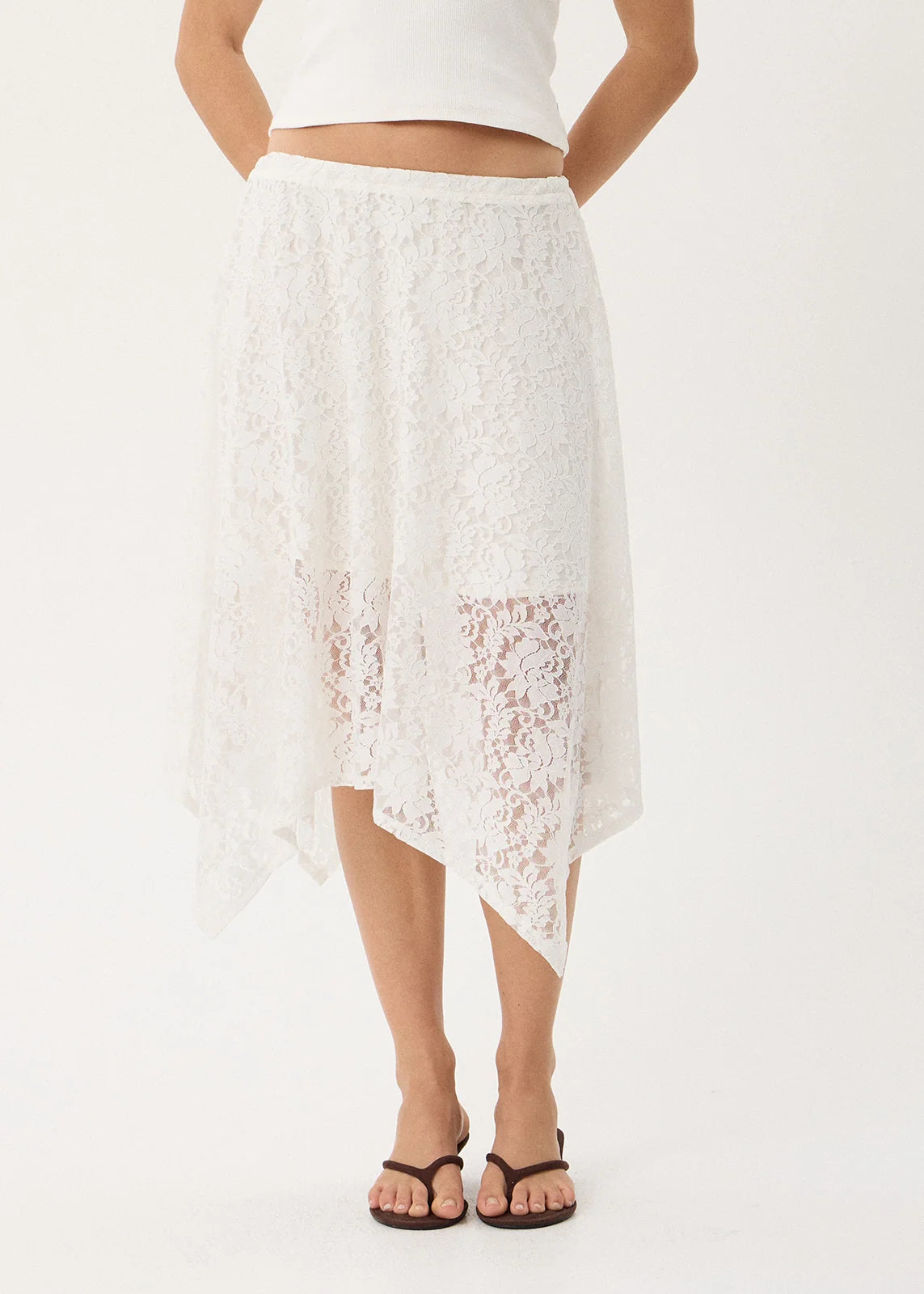 ISADORA Women's White Natalia Lace Asymmetric Handkerchief Skirt