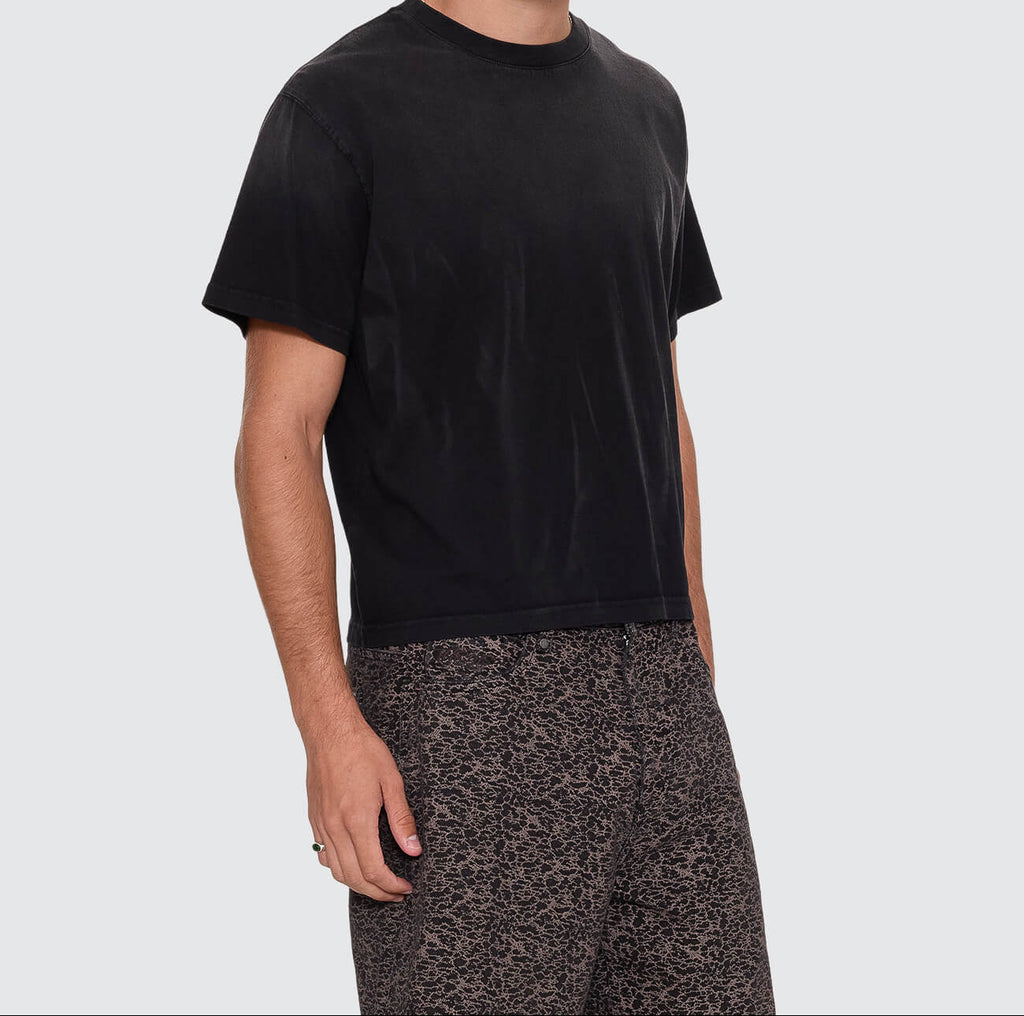 ALEXANDRE Men's Dark Faded Splatter Natural Occurrence Cropped Tee