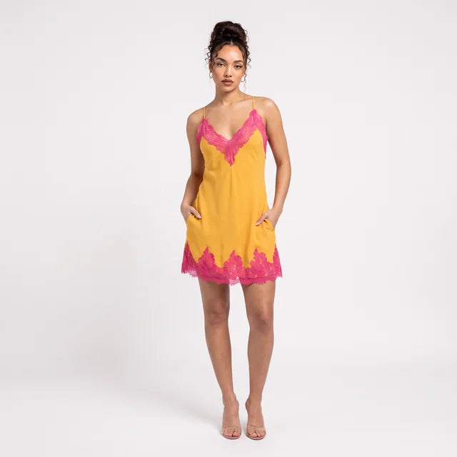 AMÉLIE Women's Gold Fuchsia Call My Lover Lace Slip Mini Dress