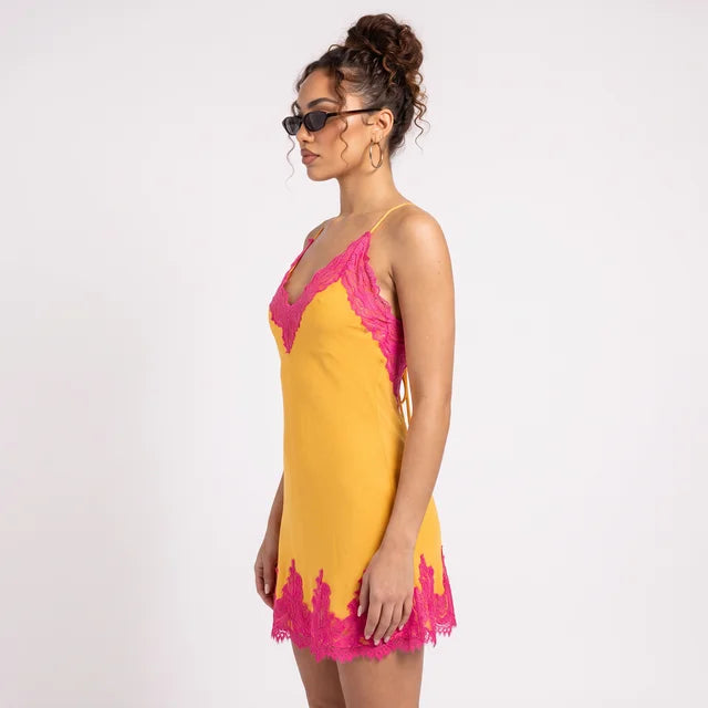 AMÉLIE Women's Gold Fuchsia Call My Lover Lace Slip Mini Dress