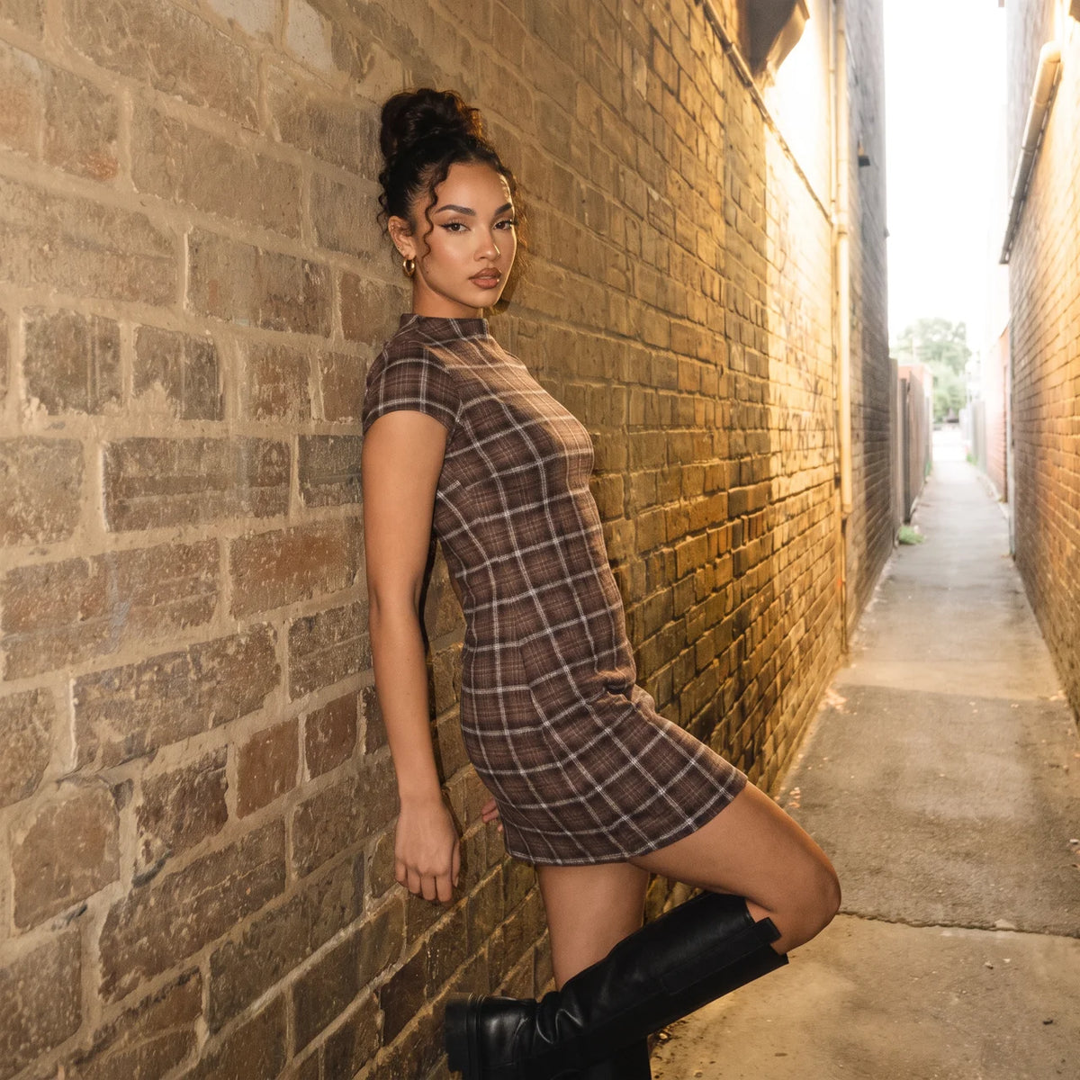 AMÉLIE Women's Coffee Check Reverie Off Shoulder Plaid Mini Dress